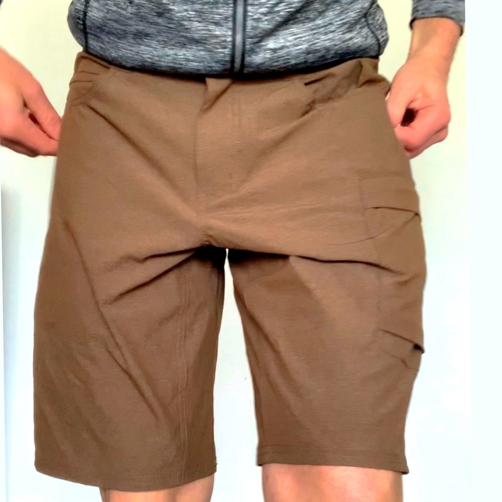 Brothers/Sons Cargo Shorts (Size 30)